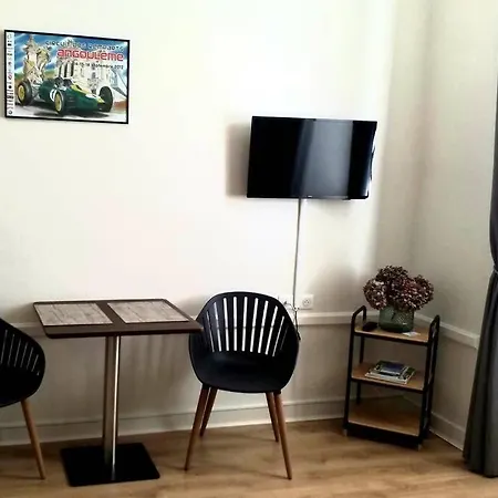 Studio Tout Confort Hyper Centre, Hotel De Ville. Apartment Angouleme